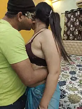 MONAJI_HOT élő szexkamerás műsora