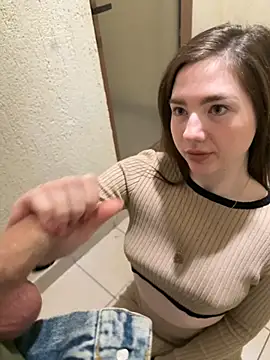 Kira711q Live seks camshow