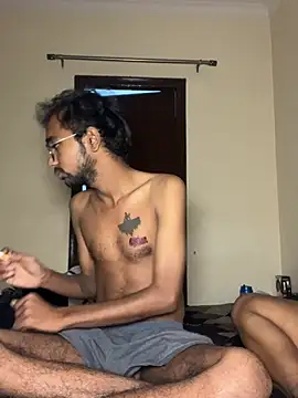 عرض كام KitttoooUs الجنسي المباشر