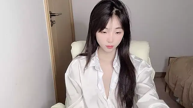 Louise-3 现场性爱视讯表演